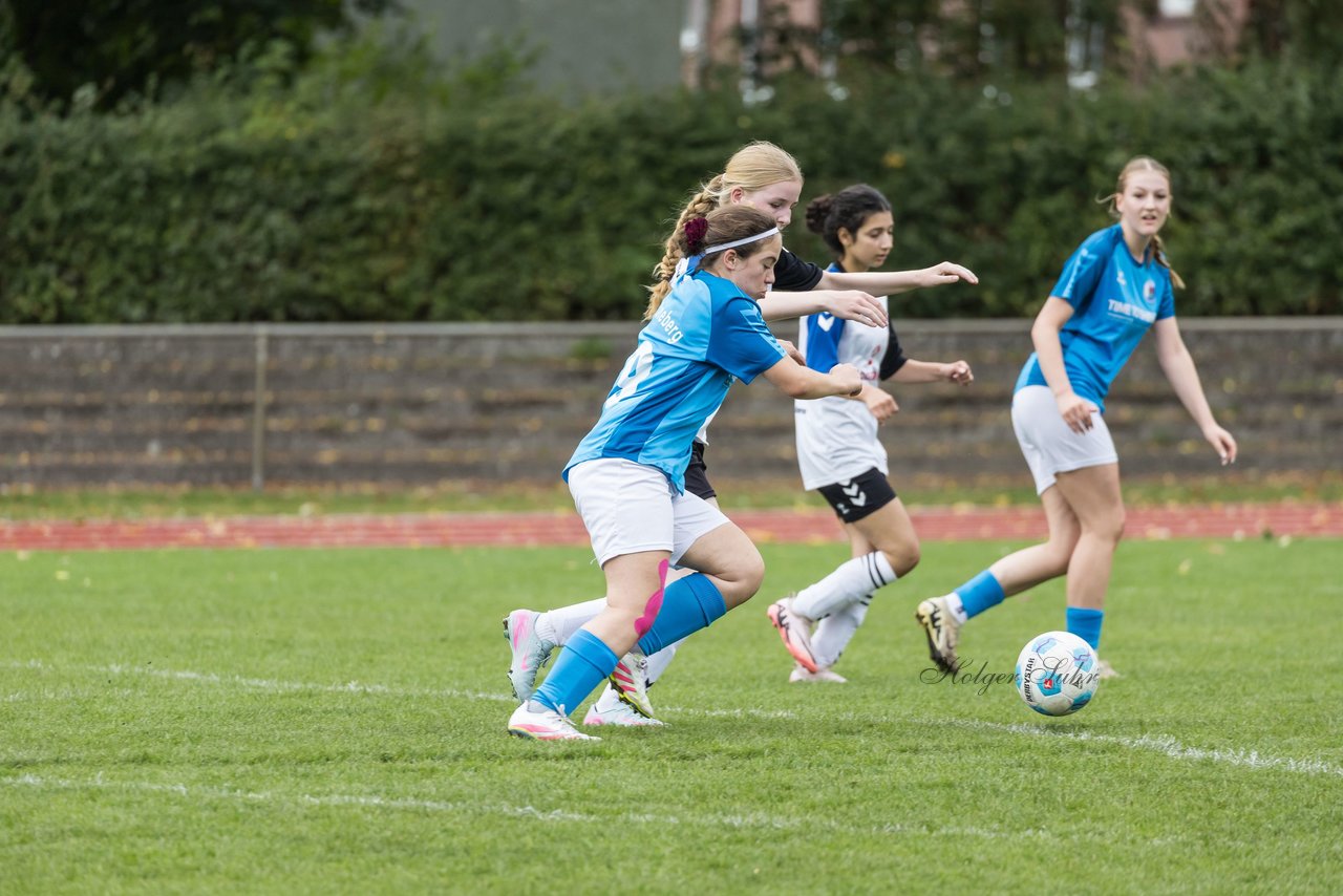 Bild 389 - wBJ VfL Pinneberg - Germania Schnelsen : Ergebnis: 15:1